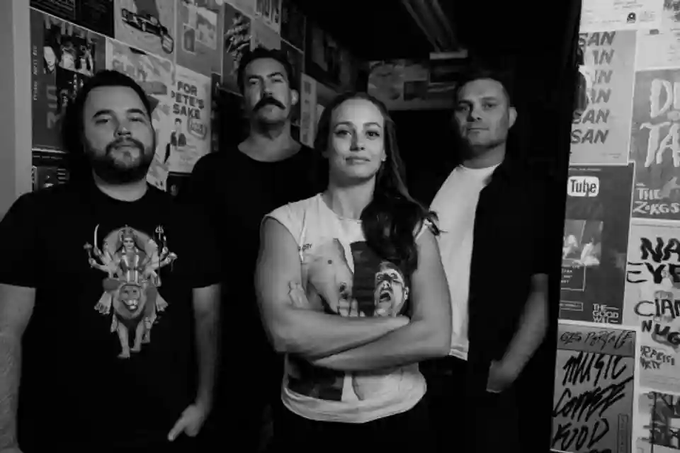 Death Cassette lansează videoclipul pentru piesa „Cheaper To Die”