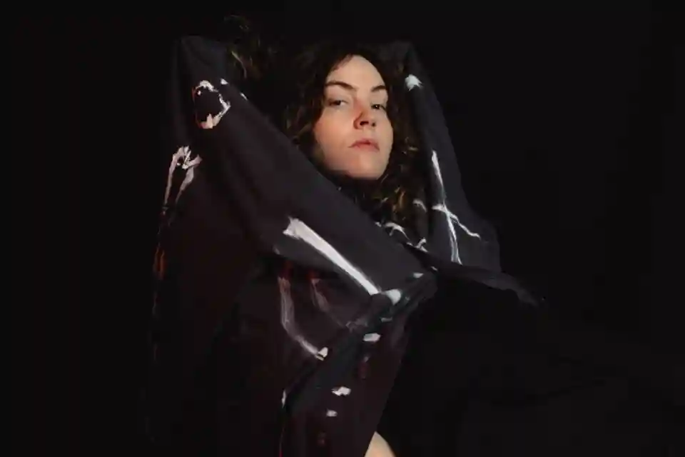 Emma Ruth Rundle lansează videoclipul piesei God's Picture