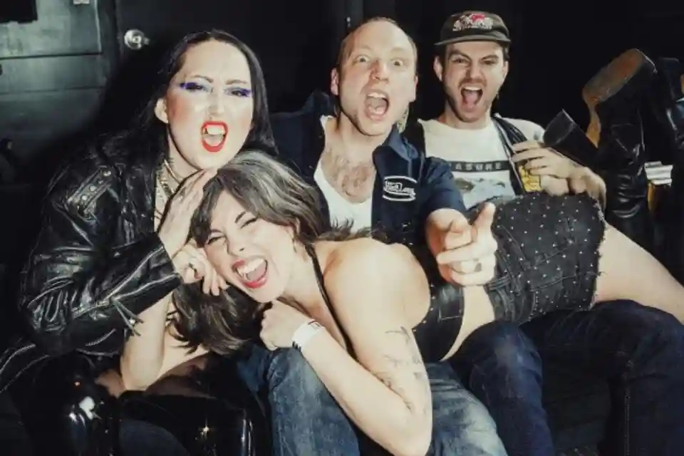 Trupa WAIT//LESS lansează noua piesă „No Fruit”