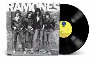 Ramones relansează albumul de debut într-o variantă remixată mono