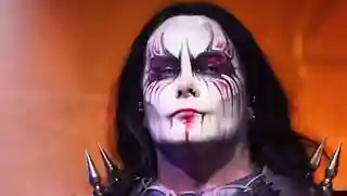 Dani Filth de la Cradle of Filth își lansează autobiografia în iunie 2027