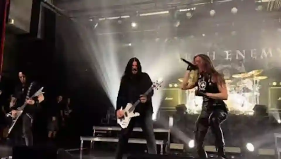 Daniel Erlandsson de la Arch Enemy a lipsit de la concertul din Tempe din cauza bolii