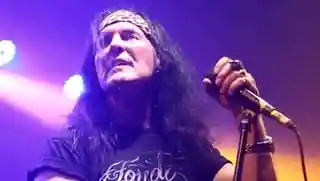 Dave Evans, fostul solist AC/DC, lansează noul single Loup Garou