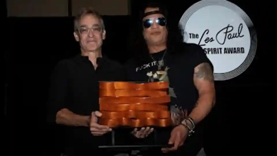 Slash a fost premiat cu Les Paul Spirit Award 2026 în cadrul unui eveniment la Hollywood