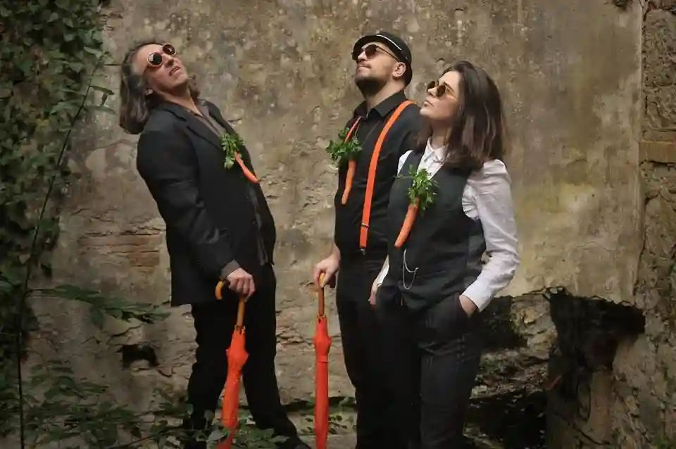 Mrave Brojim lansează single-ul și videoclipul Oštećeni