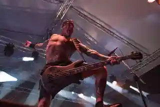 Evan Seinfeld de la Biohazard vorbește despre muzică, sănătate și fitness