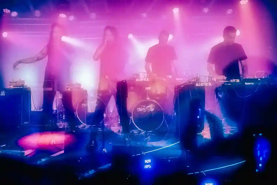 Fotografii de la concertul Distraction4Ever, Estetica Noir și NECRO în Zagreb
