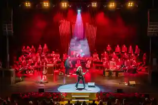 Mickey Callisto și Queen Sensation concertează la Belgrad
