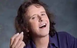 Donovan discută despre succesul piesei „Sunshine Superman” și colaborarea cu Jimmy Page