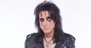 Alice Cooper anunță lansarea volumului de memorii „Devil on My Shoulder”