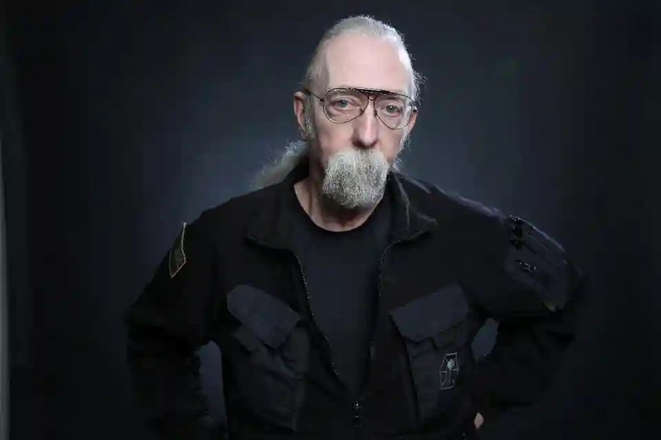 Chitaristul Jeff „Skunk” Baxter își lansează memoriile despre cariera sa neobișnuită