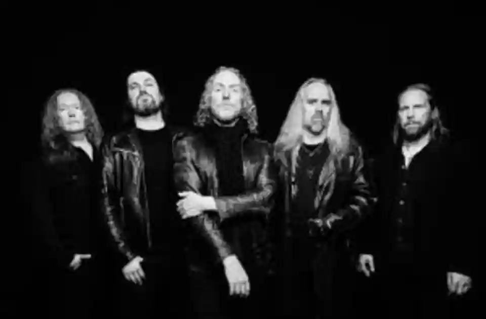 Cemetery Skyline prezintă detalii despre formarea trupei și albumul Nordic Gothic