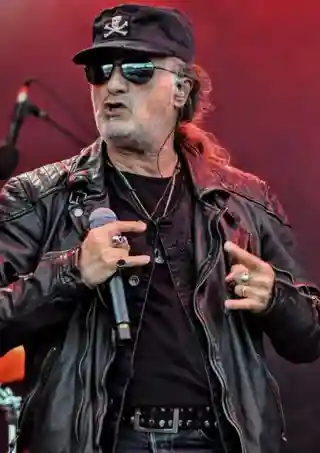Aniversări și lansări istorice în muzica metal la data de 7 octombrie
