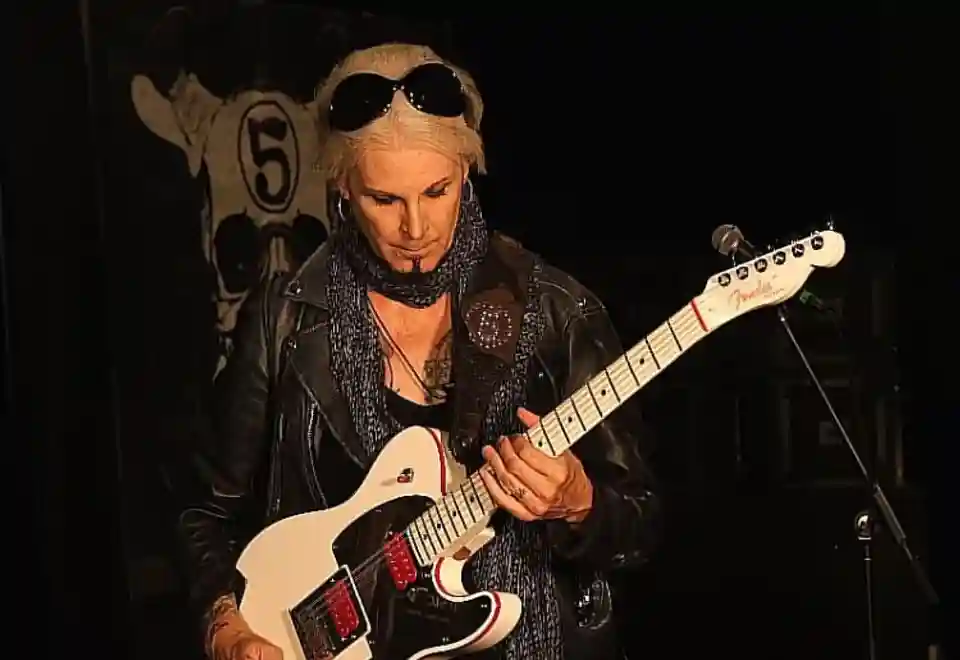 John 5 rememorează sesiunile de înregistrare alături de David Lee Roth