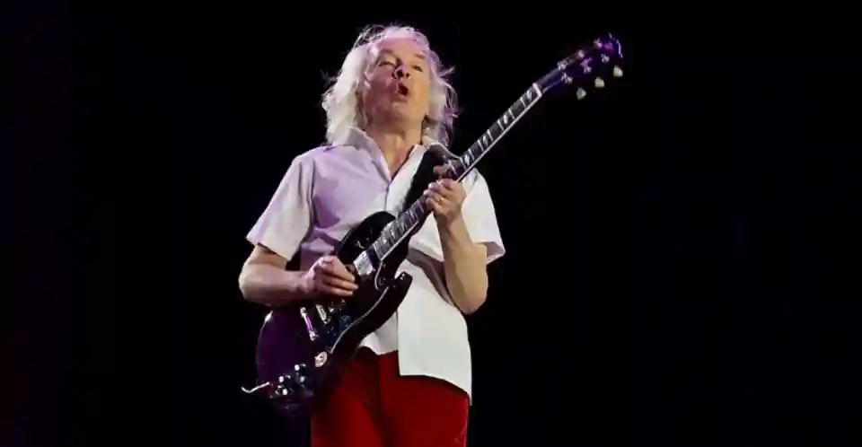 AC/DC: Incertitudine privind concertul de la Rogers Stadium în urma unei furtuni