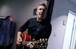 Def Leppard lansează episodul 8 din seria „Behind The Tour 2026”