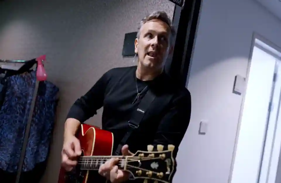 Def Leppard lansează episodul 8 din seria „Behind The Tour 2026”