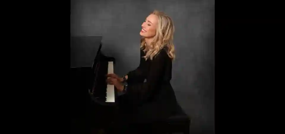 Catherine Fearns lansează albumul „Metal Reflections” cu adaptări pentru pian