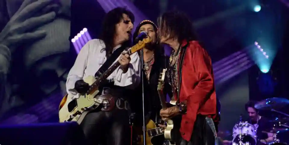Documentarul Hollywood Vampires, „Unleashed Spirits”, va avea premiera la Boston