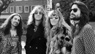 The Damn Truth lansează noul single „Love Outta Luck” și ediția deluxe a albumului