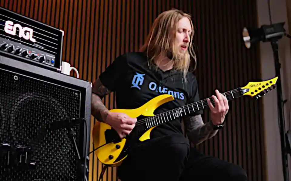 Ola Englund de la The Haunted testează amplificatorul ENGL Savage 30