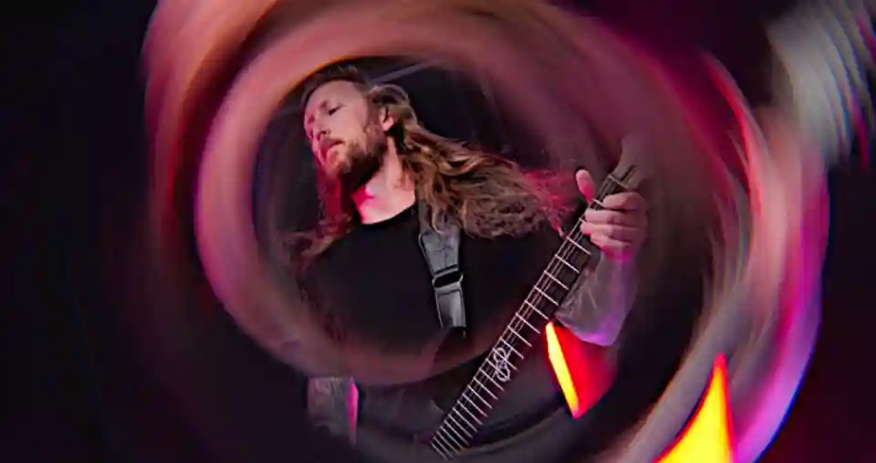 Chitaristul trupei THE HAUNTED, Ola Englund, lansează albumul solo „The Neverending Story”