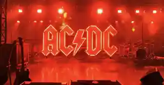 Stern Pinball anunță o versiune remasterizată a aparatului AC/DC