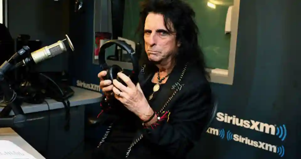 Alice Cooper explică celebrul incident cu puiul din Toronto