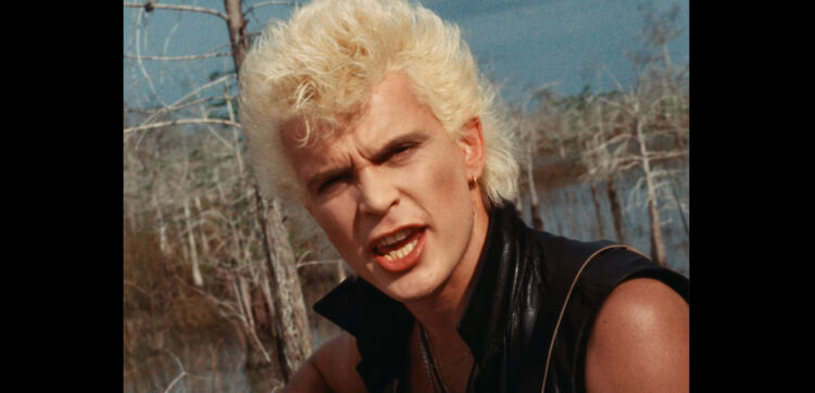Billy Idol lansează videoclipul color alternativ pentru piesa „Sweet Sixteen”