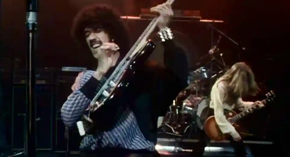 Arhivă video: Thin Lizzy cântând „Rosalie” la emisiunea britanică „Paul” în 1978