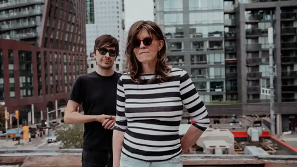 Emily Pegram lansează single-ul „Paper Town”