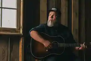 René Huard lansează noul single „Tail Waggin'” și oferă detalii despre album