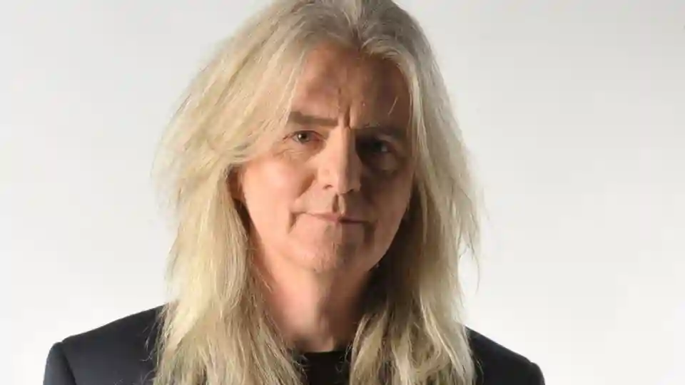 John Young de la Lifesigns despre experiențele și influențele sale muzicale