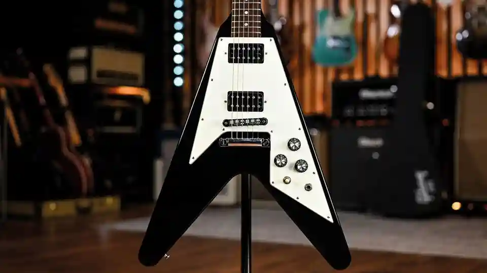 O analiză a fenomenului concursurilor online de chitare: Guitar Gear Giveaway