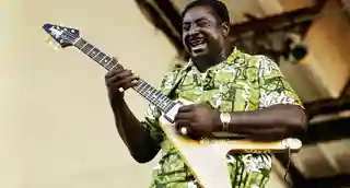 Istoria și evoluția chitarei Gibson Flying V: de la eșec comercial la icon rock