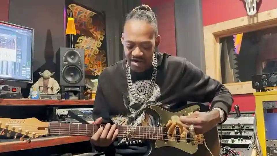 Eric Gales explică tehnicile sale de improvizație pe griff-ul chitarei
