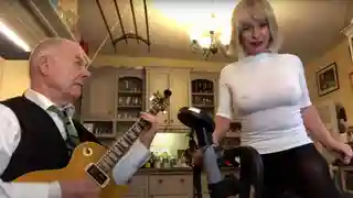 Documentarul despre seria „Sunday Lunch” a lui Toyah Willcox și Robert Fripp este în lucru
