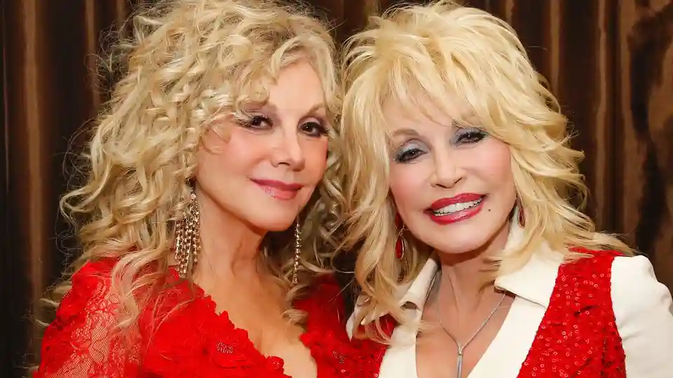 Stella Parton cere oprirea conținutului generat de AI despre regretata Dolly Parton