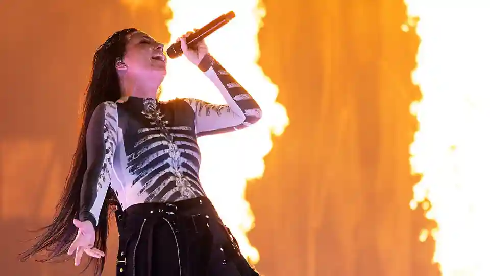 Evanescence și Poppy au interpretat în premieră piesa End Of You