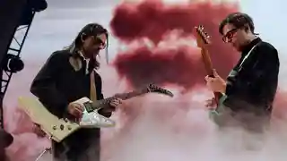 Brian Bell de la Weezer despre evoluția trupei și noul album The Gold Album