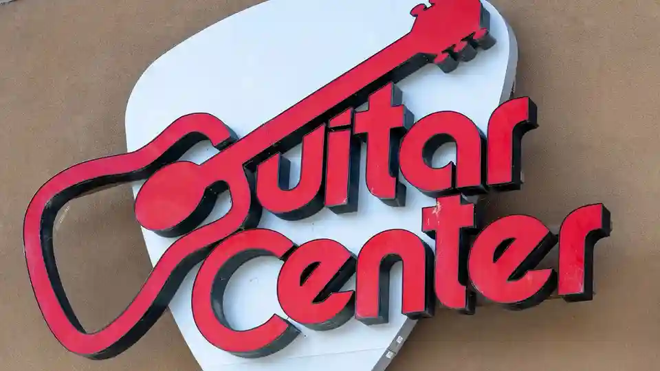 Guitar Center recrutează chitariști pentru testarea noii linii proprii de instrumente