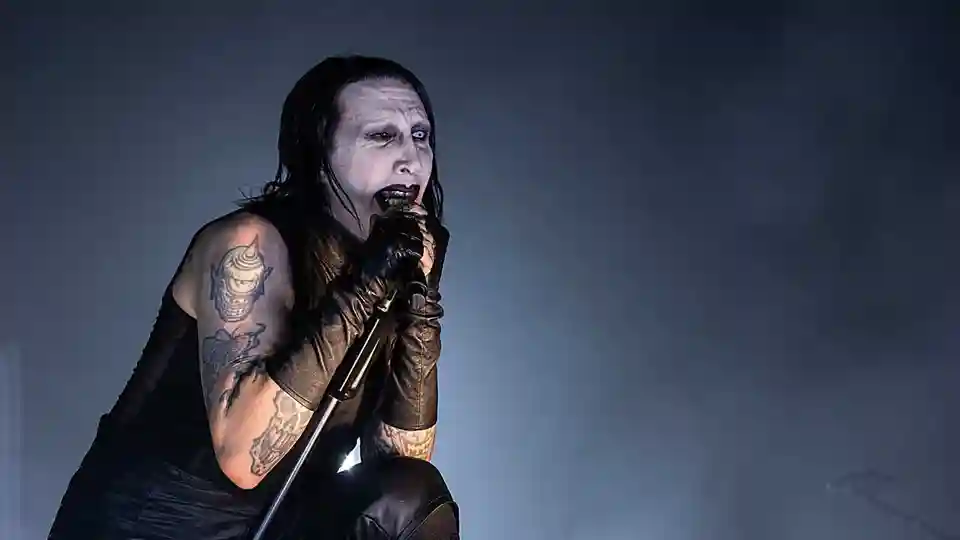 Un politician cere eliminarea lui Marilyn Manson din concertul Slipknot de pe Wembley