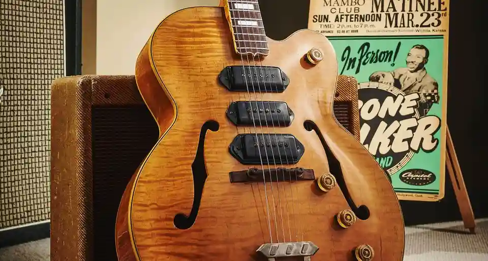Evenimentul Legendary Guitars aduce chitare istorice pe scena din Londra