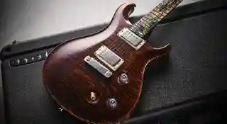Paul Reed Smith răspunde reputației chitarelor PRS de a fi „pentru dentiști”
