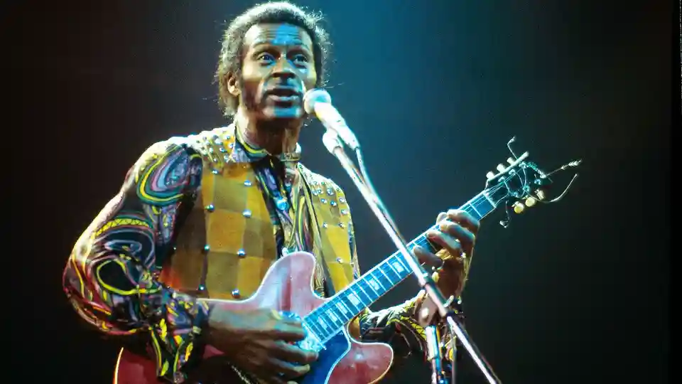 Charles Berry Jr. explică stilul chitaristic al tatălui său, Chuck Berry
