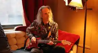 Lenny Kaye explică preferința pentru utilizarea exclusivă a dozei din mijloc
