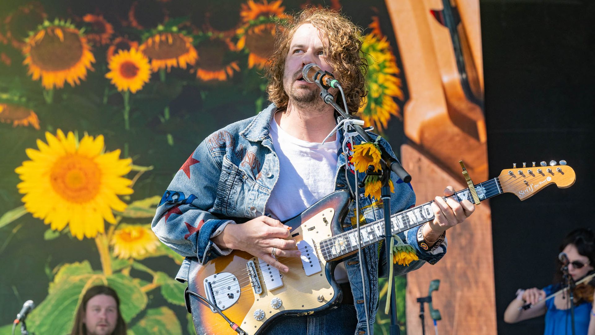 Kevin Morby despre influența trupei Green Day și noul său album Little Wide Open
