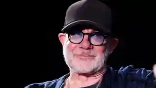 Bernie Taupin comentează despre piesa We Built This City a trupei Starship