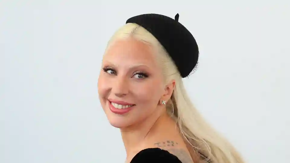 Lady Gaga a devenit mamă pentru prima dată