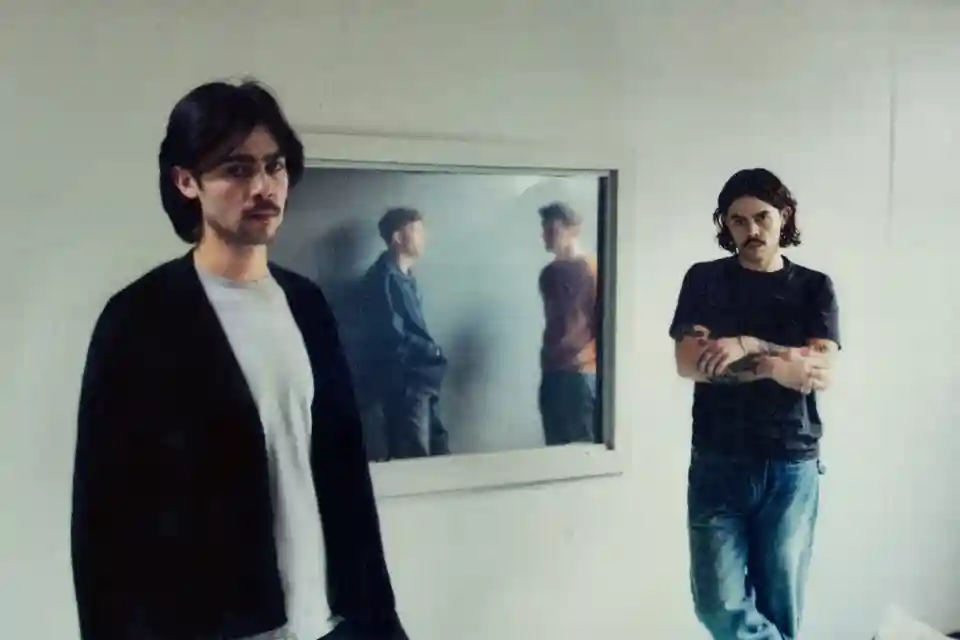 Little Grandad anunță albumul de debut „Speak Softly, Son” și lansează piesa „Tiny Feet”